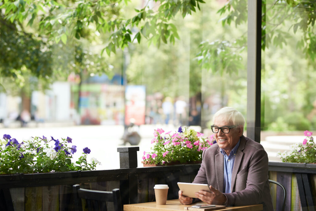 9 Money Saving Tips while Abroad