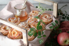 Apple Puff Pastry Roses