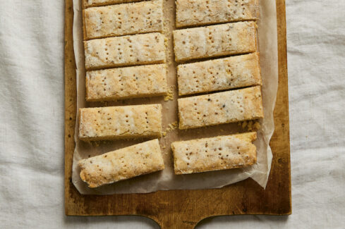 Cardamom-shortbread