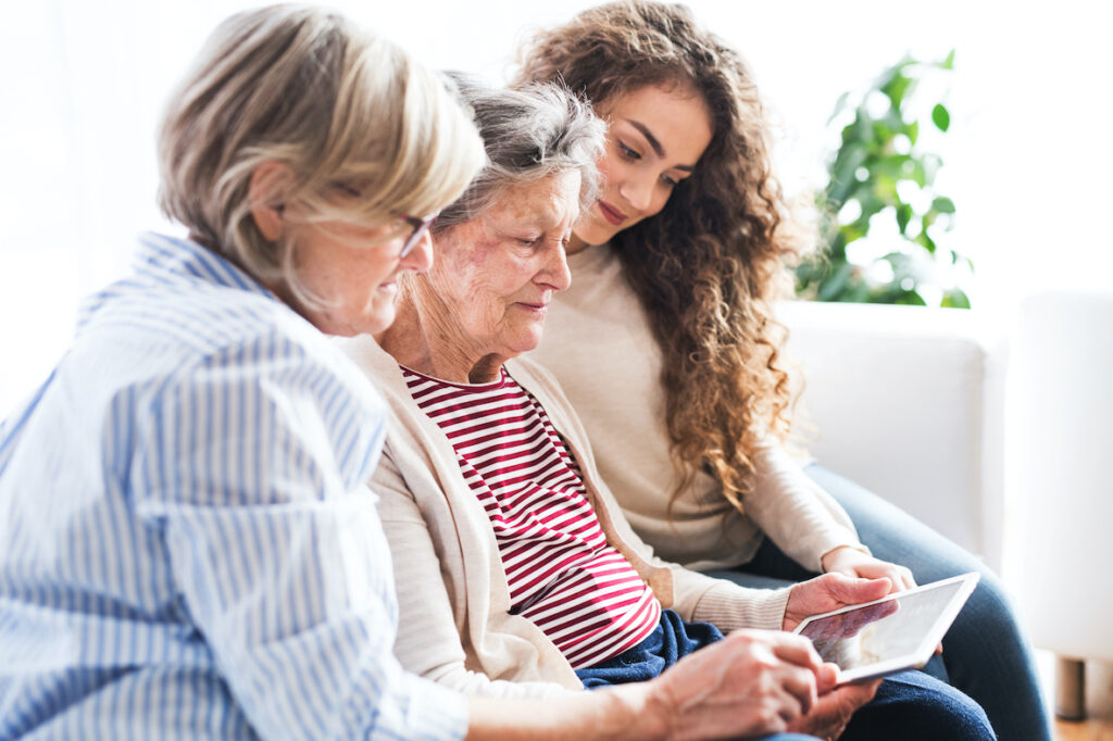 How to responsibly share the care of older parents