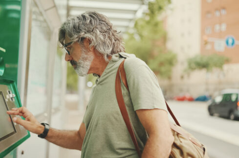 Money Mistakes to Avoid When Travelling