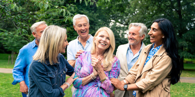 Sibling Reunions – Because Family is Important_GrownUps