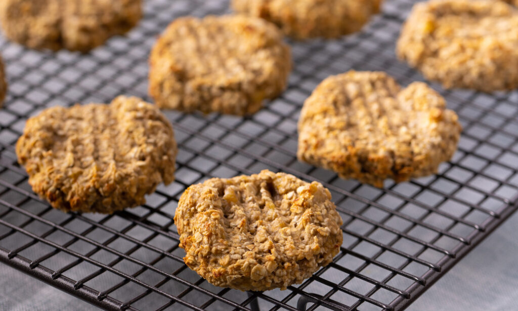 Two Ingredient Banana and Oat Cookies